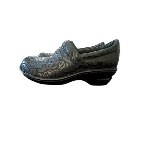 BOC Born Concept Women's Black Leather Floral Paisley Embossed Clog Size 8.5M - Picture 5 of 13